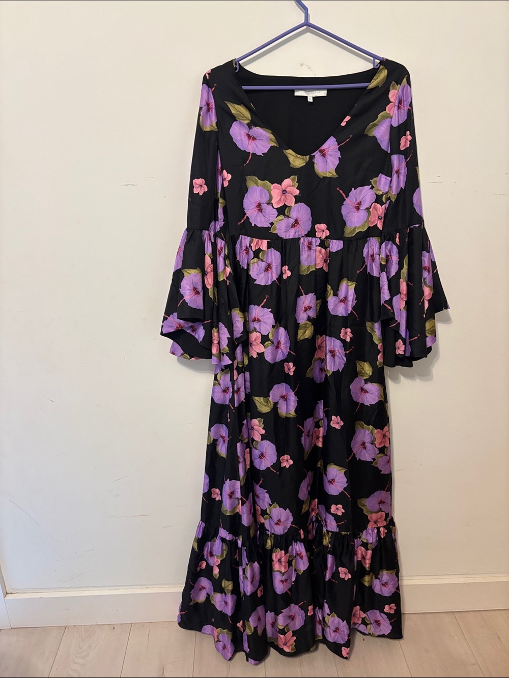 Silk Borgo De Nor Hisbiscus patterned floral maxi dress.